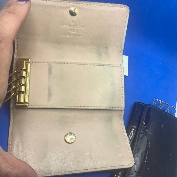 🤎 🤎 🤎 3 Louis Vuitton Monogram signature design LV Logo 4 key holder - Picture 6 of 7